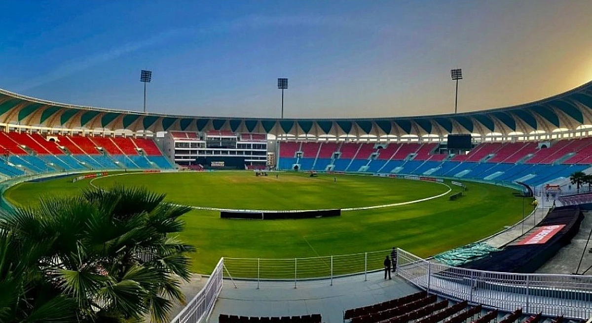 Atal Bihari Vajpayee Ekana Cricket Stadium Pitch Report in Hindi