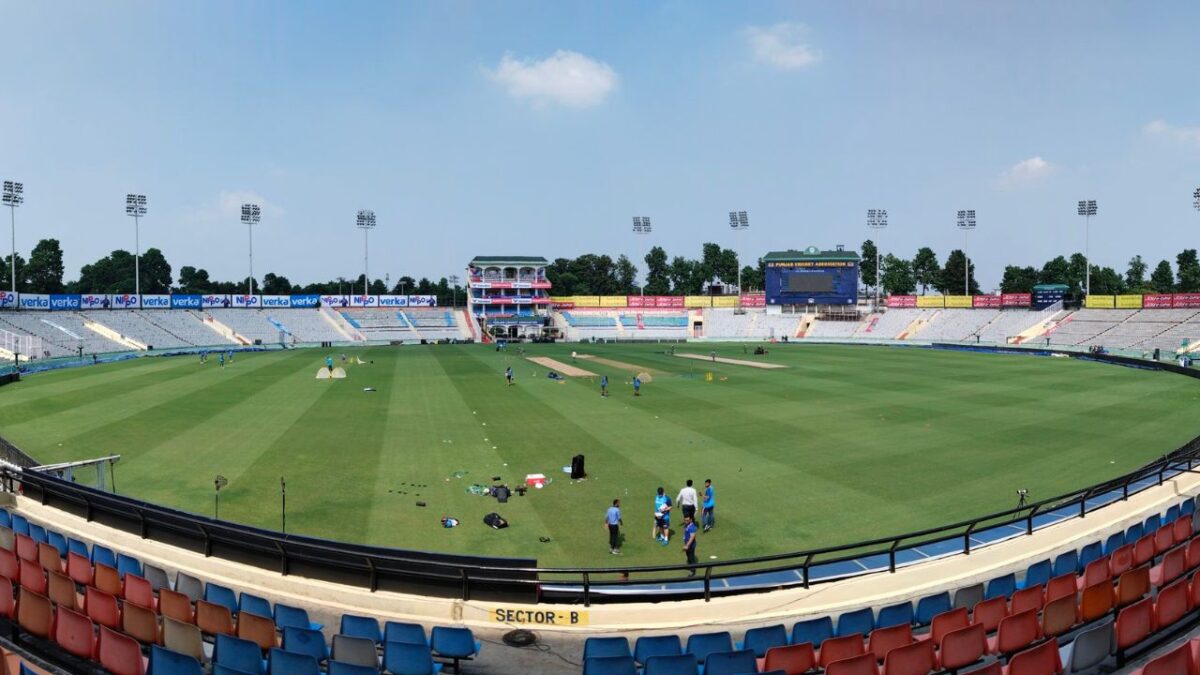 Mohali Stadium Pitch Report in Hindi